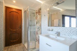 Royal Penthouse - Fiumicino Airport - Three-Bedroom Suite