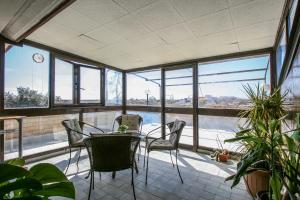 Royal Penthouse - Fiumicino Airport - Three-Bedroom Suite