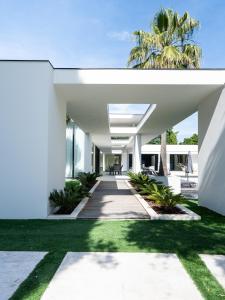 Villa Loasis, piscine intérieur, extérieur sauna, cinéma