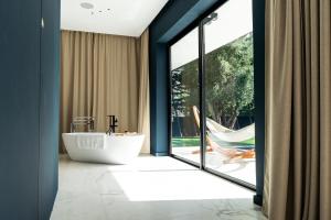 Villa Loasis, piscine intérieur, extérieur sauna, cinéma