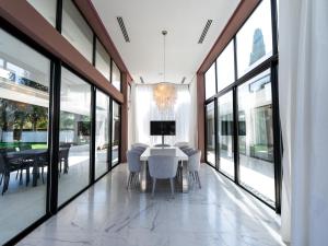 Villas Villa L-oasis, piscine interieur, exterieur sauna, cinema : photos des chambres