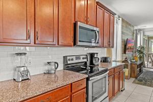 Pool Space 5BR Near Disney Attractions