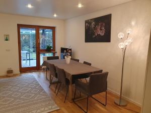 80m2 ruhige 3 Zimmer Duplexwohnung mit zwei Bäder und schönem Garten