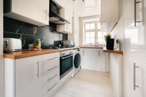 Londons Great Escape 2 Bed Flat