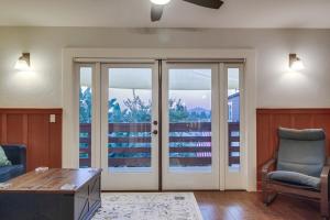 3BRB with Bonus Bedroom, Hot Tub, Tropical Oasis