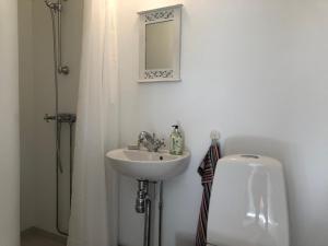 Forrest cottage by the lake