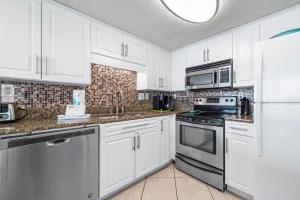 Island Winds West 680