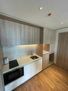 Căn hộ 2PN view biển Alacarte Hạ Long, bể bơi vô cực