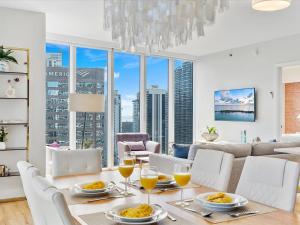 MVR - Bay & City Views from the 45th