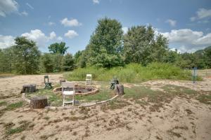 7 Mi to Tyler State Park A-Game Cabin