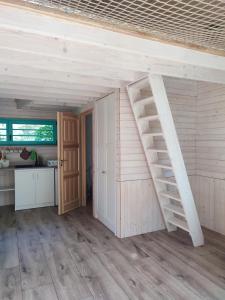 Węgiełek Treehouse Little Barn