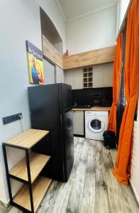 Orange House, City-Center Stay