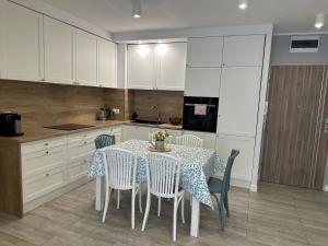 Apartament Rewal Klifowa Morska 3 z basenem