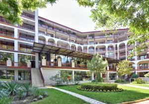 Estreya Residence Hotel and SPA