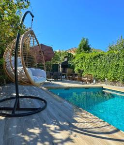 Apartamento independiente con piscina