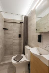 Bright & Modern home in Athens