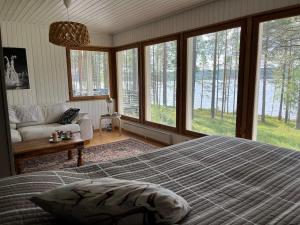 Lumossa Aurora Lakeside House