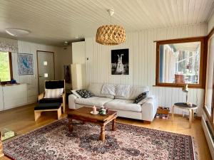 Lumossa Aurora Lakeside House