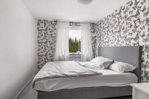 Modern stor & ljus villa nära centrum