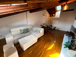 Loft mansardato sullo skyline di Bergamo