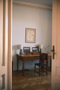 Old Town Antique Park View Apartment