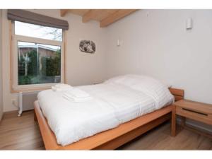 Renesse Holiday Home w Fireplace