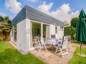 Bungalow in Noordwijk near Beaches