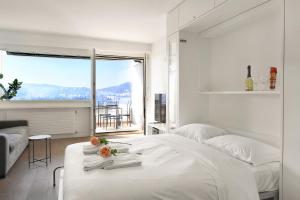 View and Art - Happy Rentals