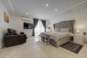 Luxurious and Spacious apartment with BBQ