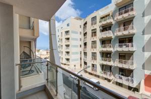 Luxurious and Spacious apartment with BBQ