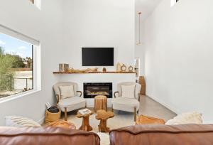 Desert Contemporary Compound - Large Modern Oasis