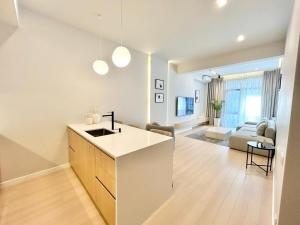 Luxury apartment Saburtalo view