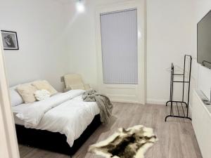 The Edgbaston Retreat-2 Bedroom Apartment With Netflix Streaming and Free Parking In Heart of Birmingham City Centre-Edgbaston