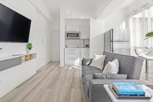 Condado Modern Urban Studio Couple's Retreat