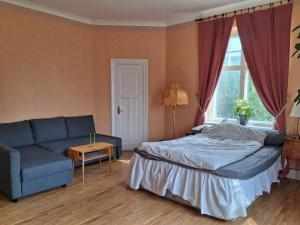 Blombacka bruks väg 12