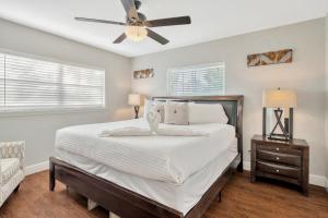 Spacious House with big backyard in N. Hyde Park Close to Downtown