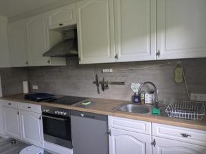 Spacious and Luminous 3 Bedroom Apartment in a Bungalow
