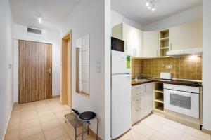 Comfy Studio in Town