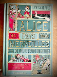 Luxury trip to Alices Country