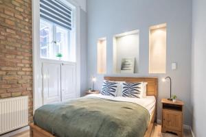 Central - Balcony - Large Home