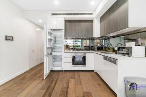 Waterloo Shopping and Entertainment Apartment