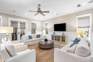 615 E Royal Fern Way