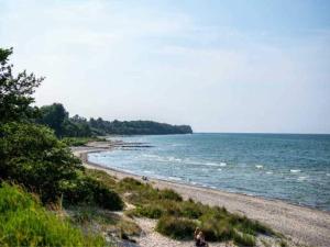 6 person holiday home in Dronningmølle