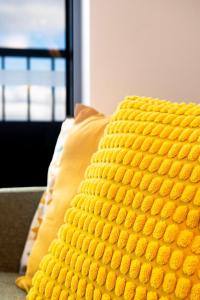 Elevated Escape - 2BR w Gym & Rooftop Spa