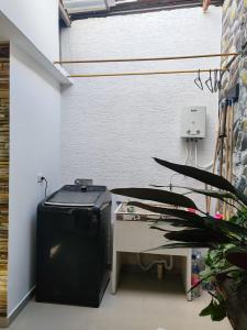 Family Home, 3 minutes from the Airport, parking