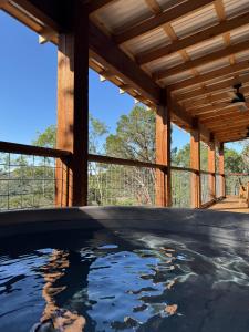 Private Cabin with Amazing Hilltop Views of Sunrise, Sunset and Wildlife & Hot Tub
