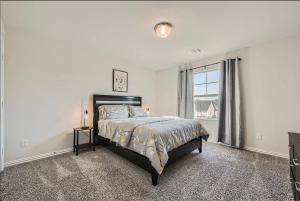 Furnished 5-bed-3-bath Executive Home