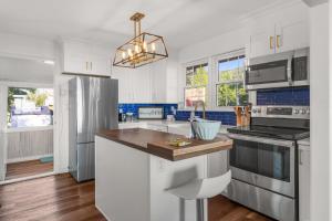 Birds Eye View on Erie with Hot Tub & Game Room