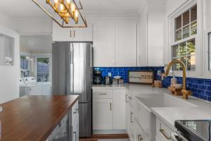 Birds Eye View on Erie with Hot Tub & Game Room