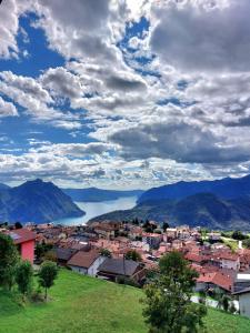 Carlotta Mountain Lake Iseo Hospitality